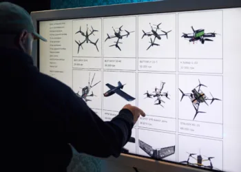 Fin de la "guerra en caja negra" mediante dashboards de rendimiento en Brave1 Market, que permiten a fabricantes de drones ucranianos monitorear datos en tiempo real. Créditos: BRAVE1ua.