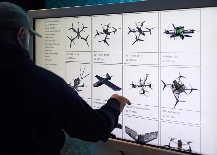Fin de la "guerra en caja negra" mediante dashboards de rendimiento en Brave1 Market, que permiten a fabricantes de drones ucranianos monitorear datos en tiempo real. Créditos: BRAVE1ua.
