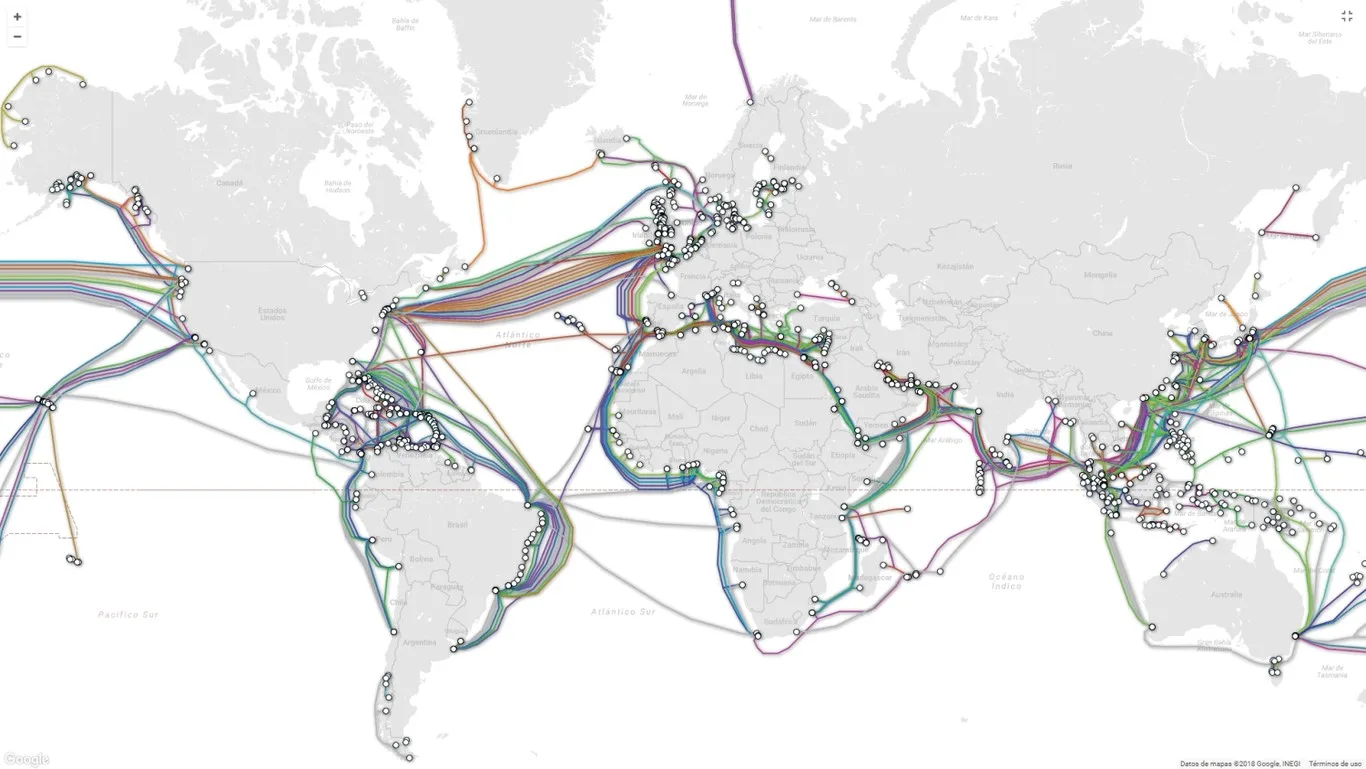 Figura 1. Mapa de cables submarinos internacionales. Fuente: TeleGeography, Submarine Cable Map.