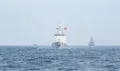 Buques de guerra chinos y rusos navegan en formaciĂłn hacia la zona marĂtima designada durante la fase marĂtima del ejercicio "Mar Conjunto-2026" entre China y Rusia, el 10 de julio de 2026. El ejercicio "Mar Conjunto-2026" concluyĂł el lunes en un puerto militar de Qingdao, en la provincia de Shandong, al este de China, tras la finalizaciĂłn de todas las misiones previstas. Iniciado el 6 de julio, "Mar Conjunto-2026" es el duodĂ©cimo ejercicio de la serie, que se remonta a 2012. (Xinhua/Li Jie).