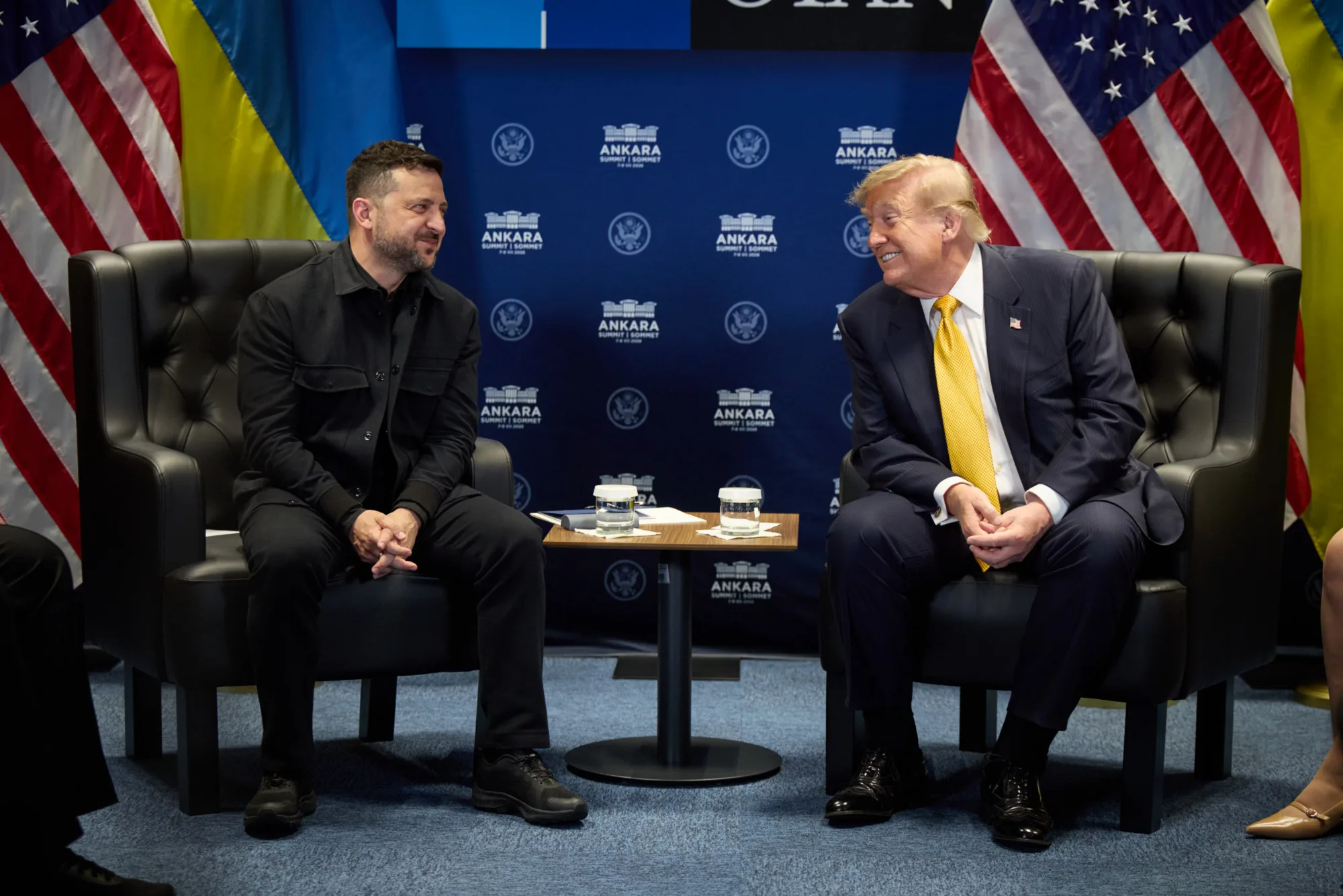 El presidente Zelenskyy y el presidente Donald Trump durante una reunión con especial énfasis en fortalecer la defensa aérea de Ucrania, el miércoles 8 de julio de 2026, en el marco de la Cumbre de la OTAN en Ankara. Créditos: Volodymyr Zelenskyy.