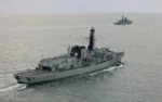 El HMS Iron Duke sigue de cerca a la fragata rusa Neustrashimy por aguas británicas en septiembre. Crédito: PA