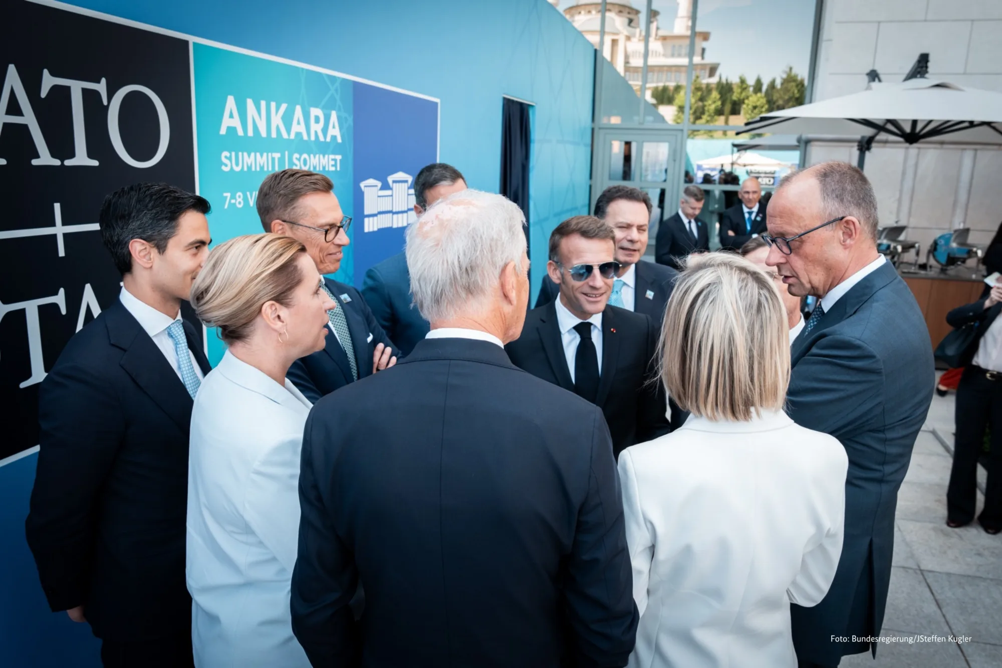 El canciller alemán Friedrich Merz publica sobre la cumbre de la OTAN en Ankara (7-8 de julio de 2026), enfatizando "fuerte y unido por nuestra seguridad" con fotos de líderes reunidos. Créditos: Friedrich Merz.