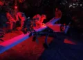Miembros de la compañía Sparta del 422.º Regimiento de Sistemas No Tripulados de las Fuerzas Armadas de Ucrania preparan un dron de ataque para su vuelo mientras trabajan en una posición cercana a la línea del frente, en un lugar no revelado del sur de Ucrania, en una fecha no revelada de 2026. Créditos: Valentyn Ogirenko.