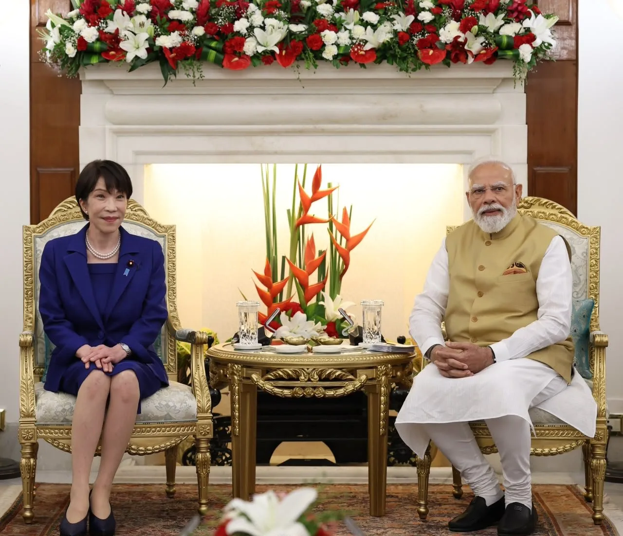 La primera ministra japonesa, Sanae Takaichi, y su homólogo indio, Narendra Modi, asisten a una rueda de prensa conjunta en la Casa Hyderabad en Nueva Delhi, India, el 2 de julio de 2026. Créditos: X (@narendramodi)