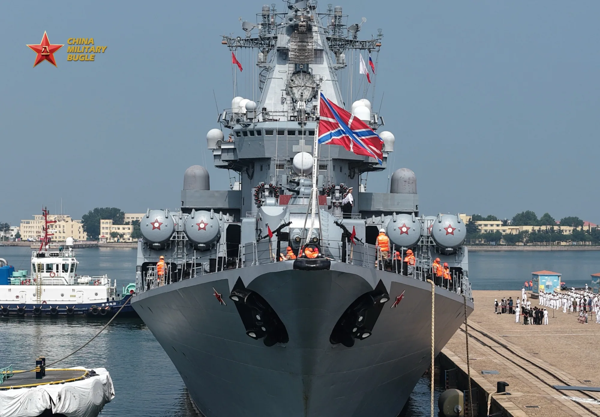 Las maniobras del Joint Sea-2026, del 6 al 13 de julio de 2026 en el Mar Amarillo, involucran destructores, fragatas, submarinos y helicópteros de ambas armadas para practicar reconocimiento, defensa antiaérea y ataques marítimos. Créditos: China Military Bugle.
