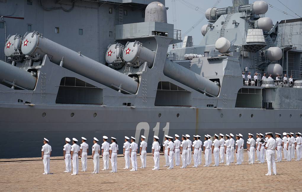 La ceremonia oficial de inauguración tuvo lugar en una base naval de la Armada del Ejército Popular de Liberación de China (PLAN). Créditos: TASS.