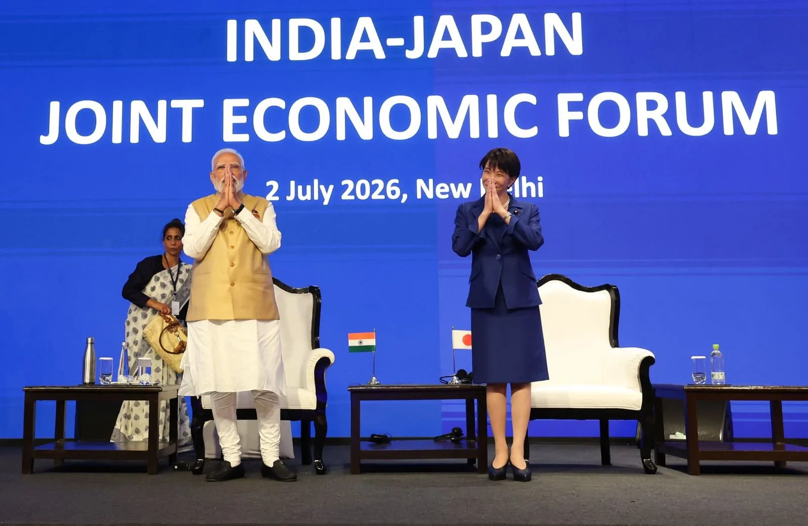 La primera ministra japonesa, Sanae Takaichi, y su homólogo indio, Narendra Modi, asisten a una rueda de prensa conjunta en la Casa Hyderabad en Nueva Delhi, India, el 2 de julio de 2026. Créditos: X (@narendramodi)