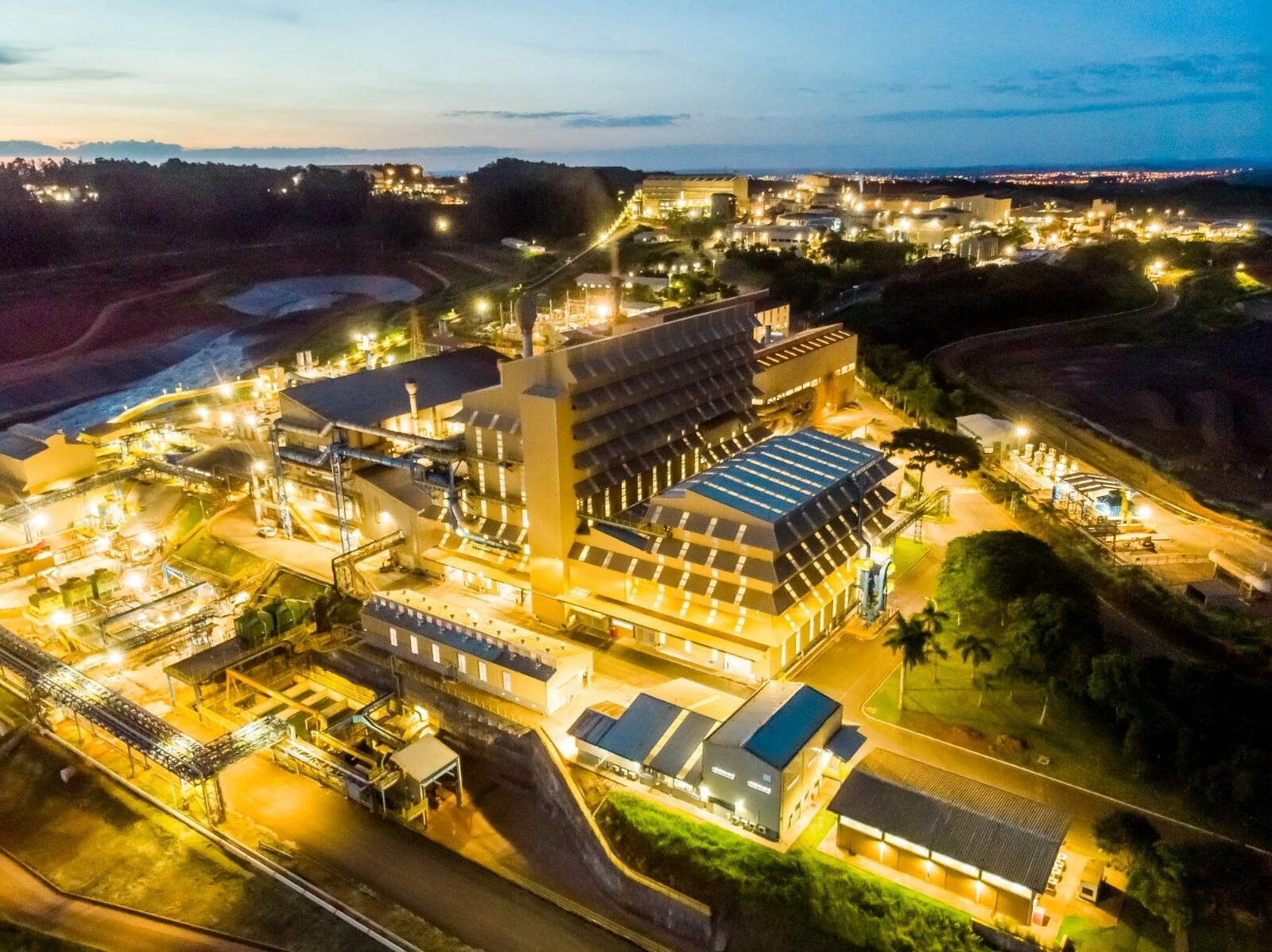 CBMM invertirá R$ 1.100 millones en crecimiento e innovación en 2025. Los proyectos se centran en ampliar las aplicaciones del niobio y desarrollar nuevos materiales. Créditos: Brasil Mineral.