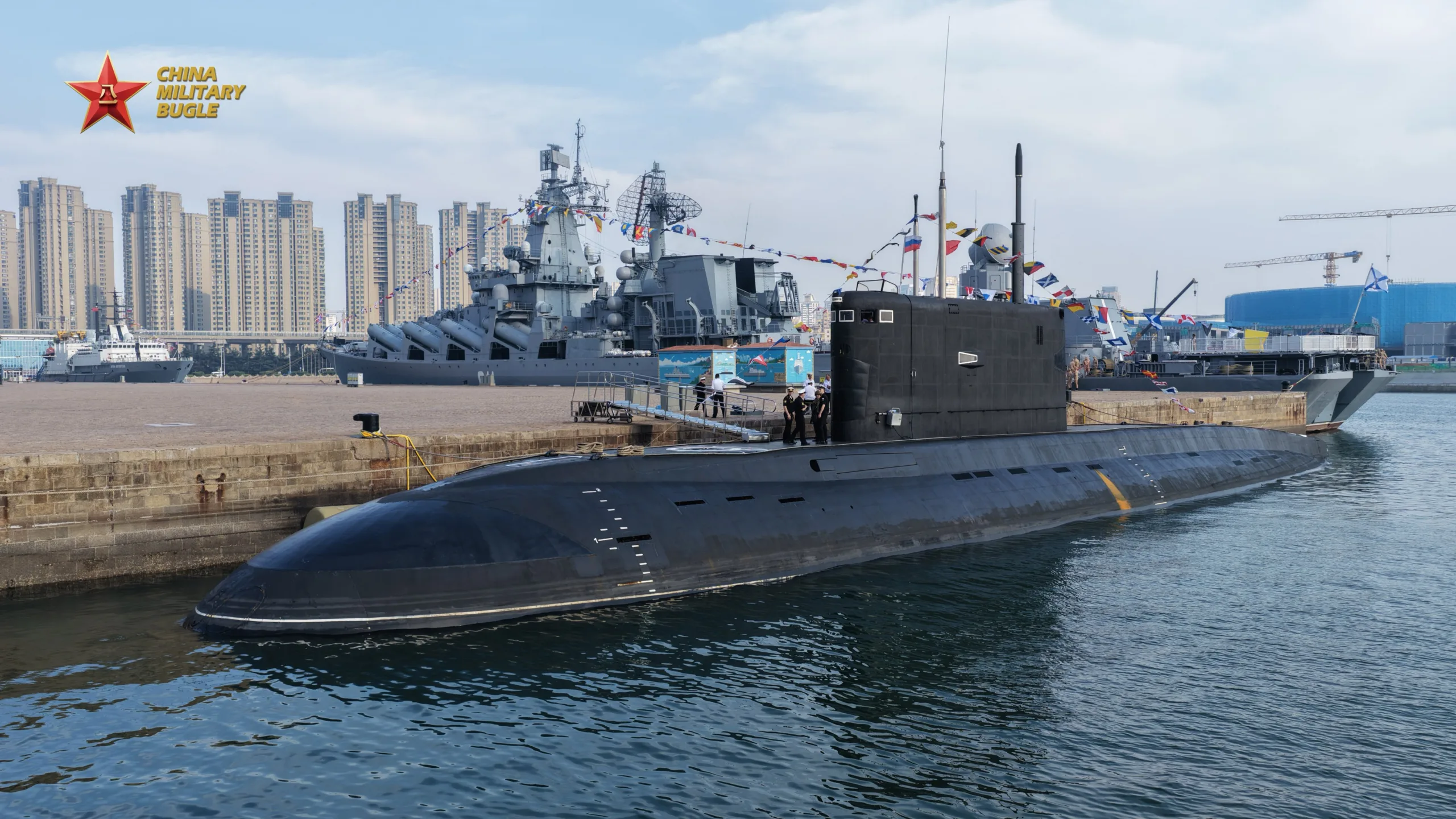 El submarino ruso Ufa participa en el ejercicio naval "Joint Sea-2026". Créditos: China Military Bugle.