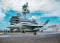 El USS George Washington transita por el estrecho de Luzón para llevar a cabo operaciones en el Mar de China Meridional. Crédito: página de la 7ª Flota X