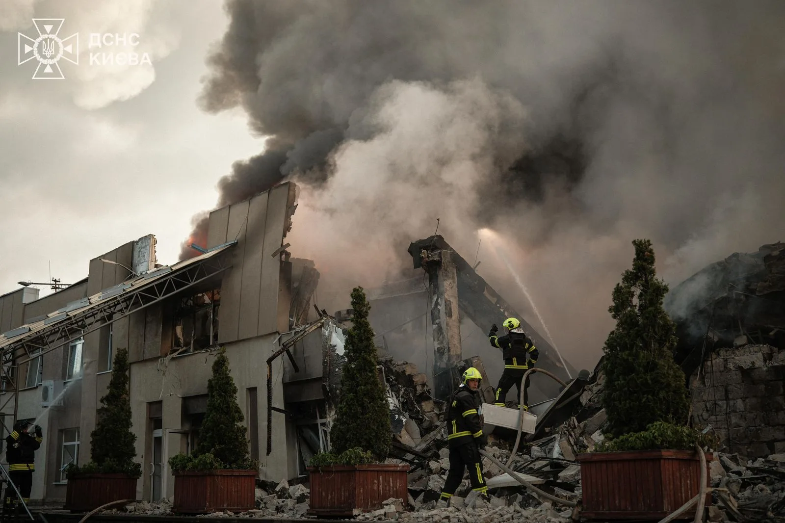 Ataque ruso masivo durante la noche con más de 70 misiles (casi la mitad balísticos) y casi 500 drones contra Ucrania, dirigido principalmente a Kiev. Créditos: Volodymyr Zelenskyy.