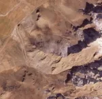 Las imágenes de Planet Labs muestran que la base de misiles de Irán al norte de Kermanshah sufrió graves daños al comienzo de la guerra. Créditos: Planet Labs.