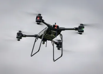 Fuerza Móvil Anti-Blindaje (MAAF) con vehículos altamente móviles, armas avanzadas, drones de alta tecnología y sistemas de inteligencia para modernizar la presencia de la OTAN en el flanco este. Créditos: Ministerio de Defnsa del Reino Unido.