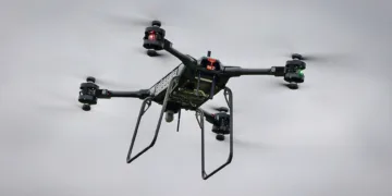 Fuerza Móvil Anti-Blindaje (MAAF) con vehículos altamente móviles, armas avanzadas, drones de alta tecnología y sistemas de inteligencia para modernizar la presencia de la OTAN en el flanco este. Créditos: Ministerio de Defnsa del Reino Unido.