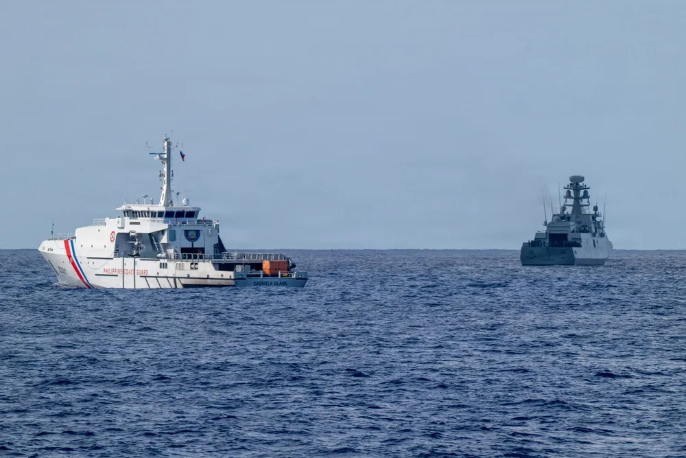 Buque patrullero de alta mar BRP Gabriela Silang (OPV 8301) de la Guardia Costera de Filipinas durante el ejercicio Rim of the Pacific 2026 en el Océano Pacífico, el 13 de julio de 2026. Créditos: Guardia Costera de EE. UU.