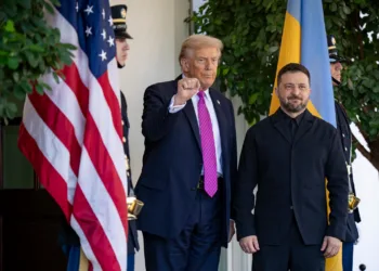 El presidente Donald Trump celebra un almuerzo bilateral con el presidente ucraniano Volodymyr Zelenskyy. Créditos: Galería de la Casa Blanca.