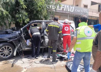 Ataque con dron israelí que alcanzó un vehículo en Nabatieh Al Fawqa, sur de Líbano. Créditos: Al Jadeed News.