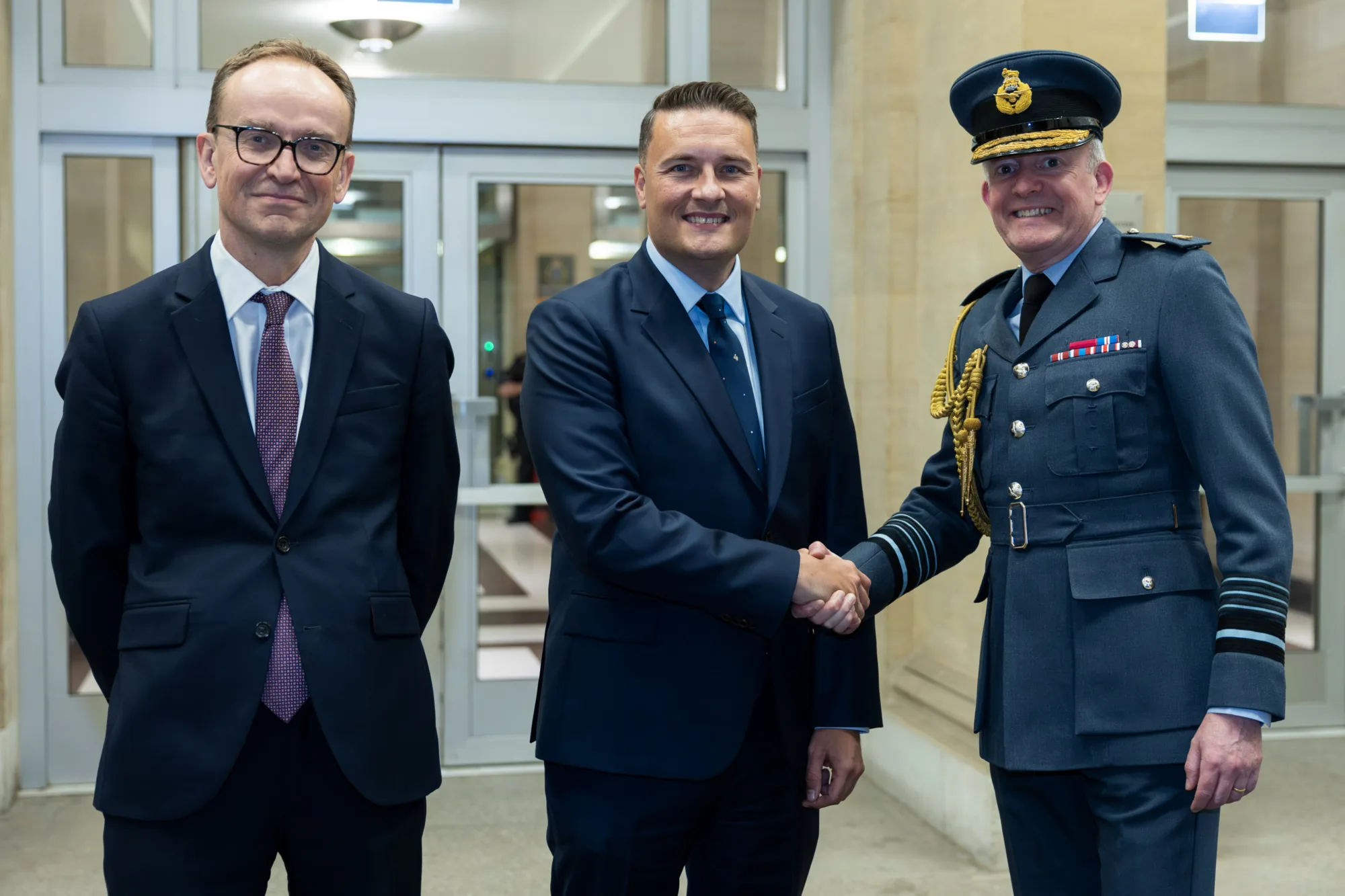 El Ministerio de Defensa del Reino Unido publica una bienvenida oficial a Wes Streeting como nuevo Secretario de Estado para la Defensa junto al nuevo Canciller de Hacienda (Ministro de Economía), John Healey, en julio de 2026. Crédito: Ministerio de Defensa del Reino Unido.