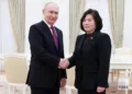 El presidente de Rusia, Vladimir Putin, recibió a la ministra de Asuntos Exteriores de la República Popular Democrática de Corea, Choe Son Hui , en el Kremlin el 19 de julio de 2026. Créditos: TASS.