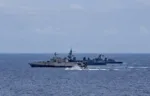 El buque de combate litoral variante Independence USS Santa Barbara (LCS 32), segundo desde el frente, navega en formación con el buque patrulla de clase Parola de la Guardia Costera de Filipinas BRP Malabrigo (MRRV 4402), al frente, el destructor de clase Murasame de las Fuerzas de Autodefensa Marítima de Japón JS Yudachi (DD 103), tercero desde el frente, y la fragata de misiles guiados de clase Jose Rizal BRP Antonio Luna (FFG 15), al fondo, durante la Actividad Cooperativa Marítima Multilateral (MCA) en la Zona Económica Exclusiva de Filipinas (Foto de la Armada de los EE. UU. por el Especialista en Comunicación de Masas de 2ª Clase Caylen McCutcheon)