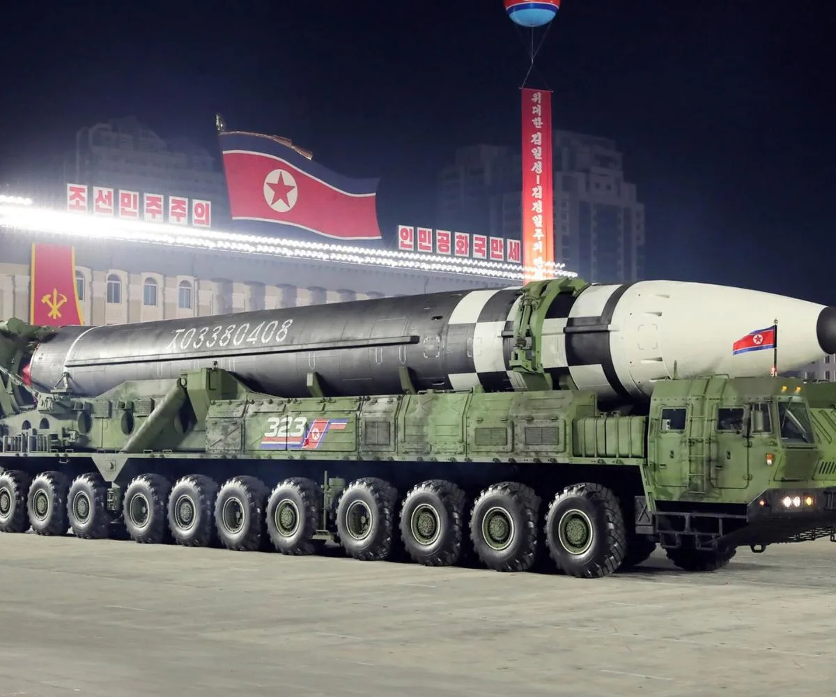 Misil balístico intercontinental nuclear (ICBM), presentado en el desfile de octubre de 2020 en Pyongyang, Corea del Norte