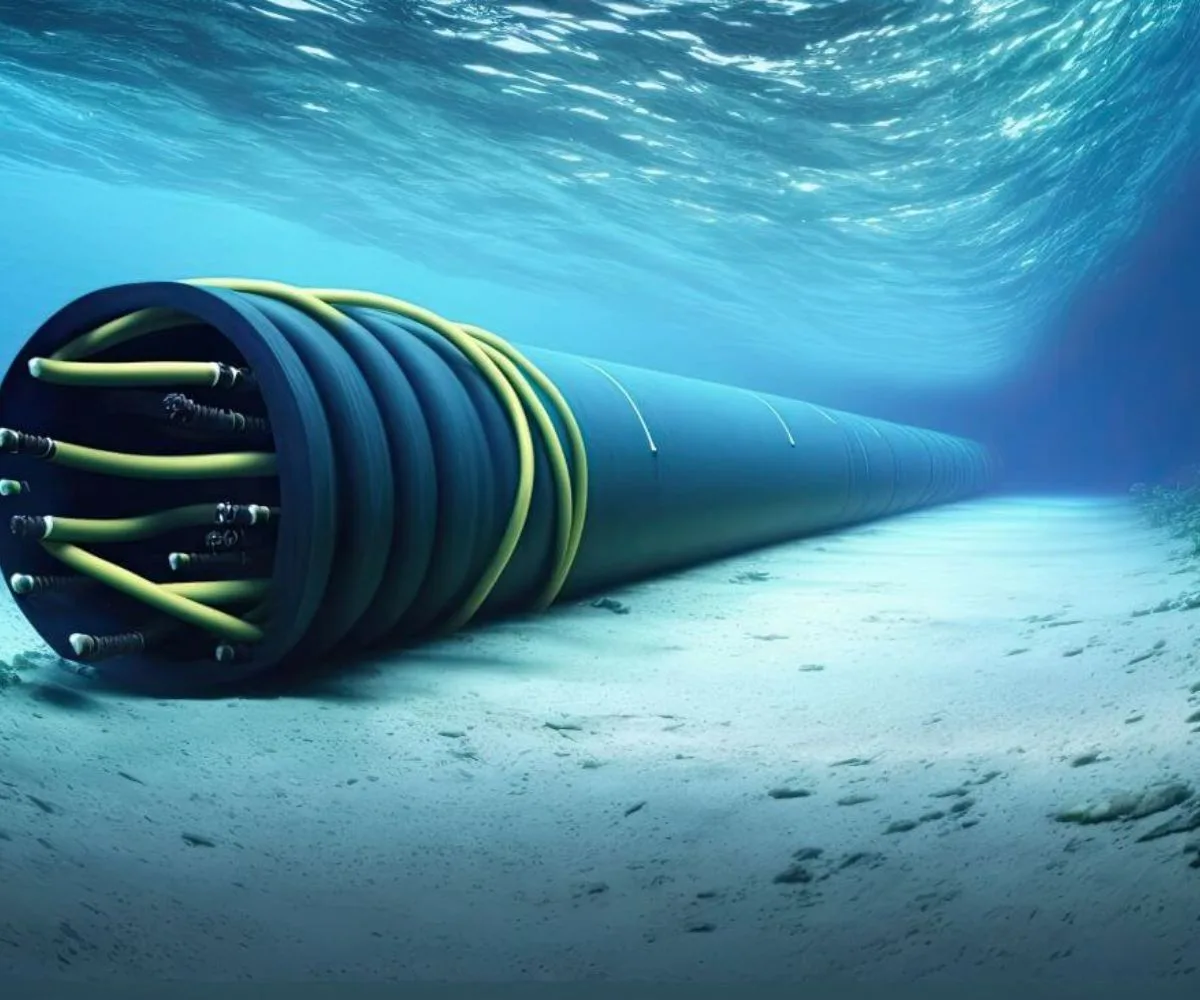 Un cable submarino de fibra óptica en el fondo del océano. Imagen ilustrativa