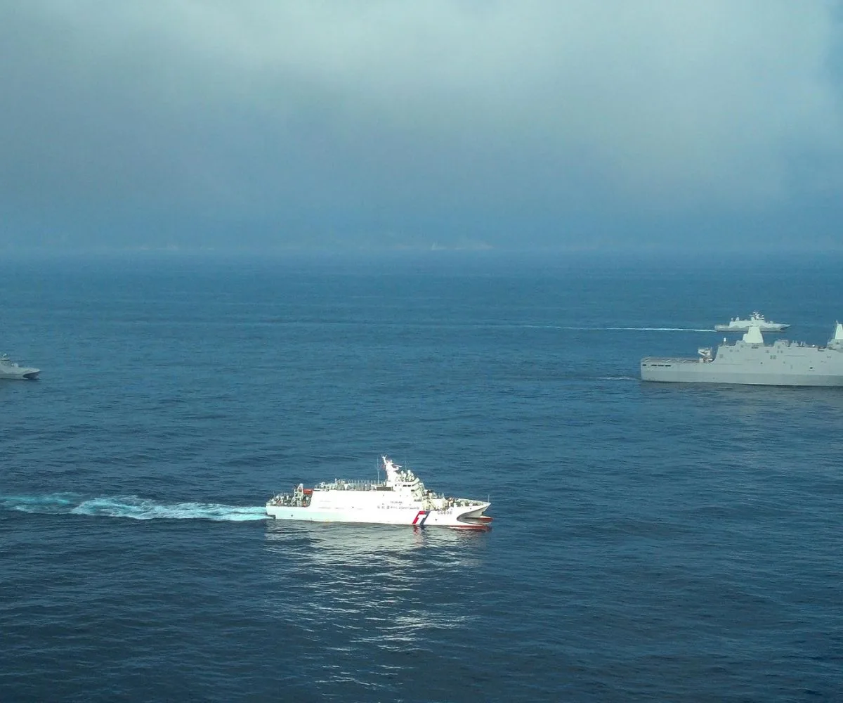 Buques de la Armada de Taiwán participan en una maniobra militar de contrabloqueo marítimo frente a una posible invasión china