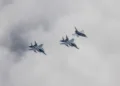 F-15 de la JASDF japonesa volando en formación sobre Lincolnshire. Créditos: Real Armada Británica.