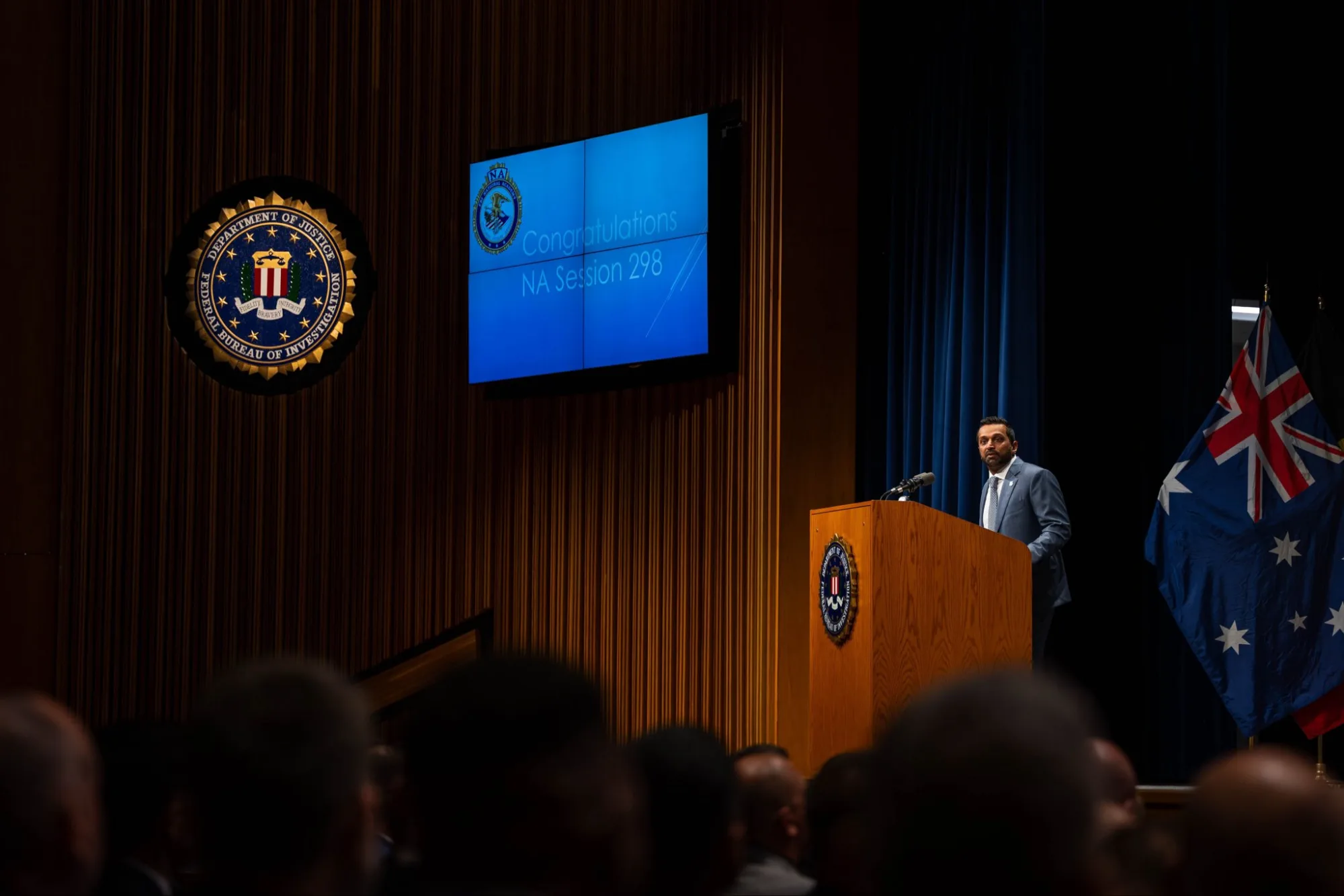 Kash Patel, Director del FBI, felicitó a los 254 graduados de la clase 298 de la Academia Nacional del FBI. Créditos: Kash Patel.