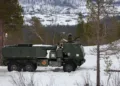 Marines de la 2ª División de EE.UU. lanzando y transportando sistemas HIMARS durante la FIRES Summit en Setermoen, Noruega. Créditos: U.S. Marine Corps Forces Europe & Africa.