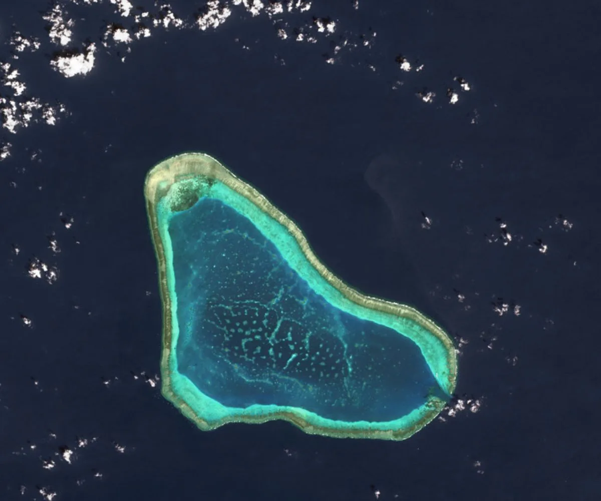 Vista aérea del banco de arena Scarborough, ubicado en el Mar de China Meridional, a unos 200 kilómetros de Filipinas y a 850 kilómetros de China, que disputado entre ambos países.