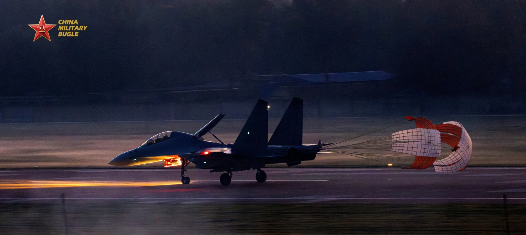 Caza J-16 de la PLAAF del Comando Norte del PLA. Créditos: China Military Bugle.