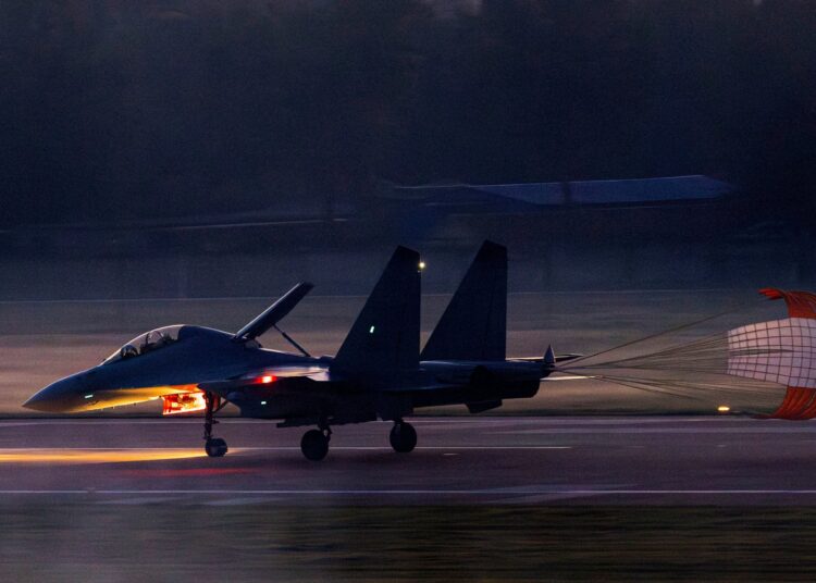 Caza J-16 de la PLAAF del Comando Norte del PLA. Créditos: China Military Bugle.