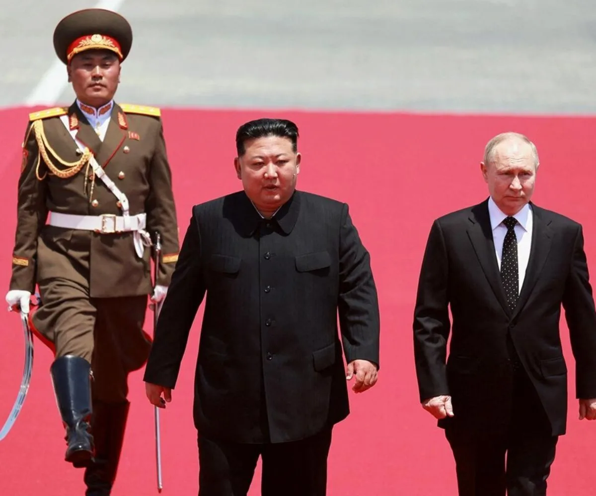 Kim Jong-un, líder supremo de la República Popular Democrática de Corea, y Vladímir Putin, Presidente de Rusia, durante una ceremonia oficial en Corea del Norte