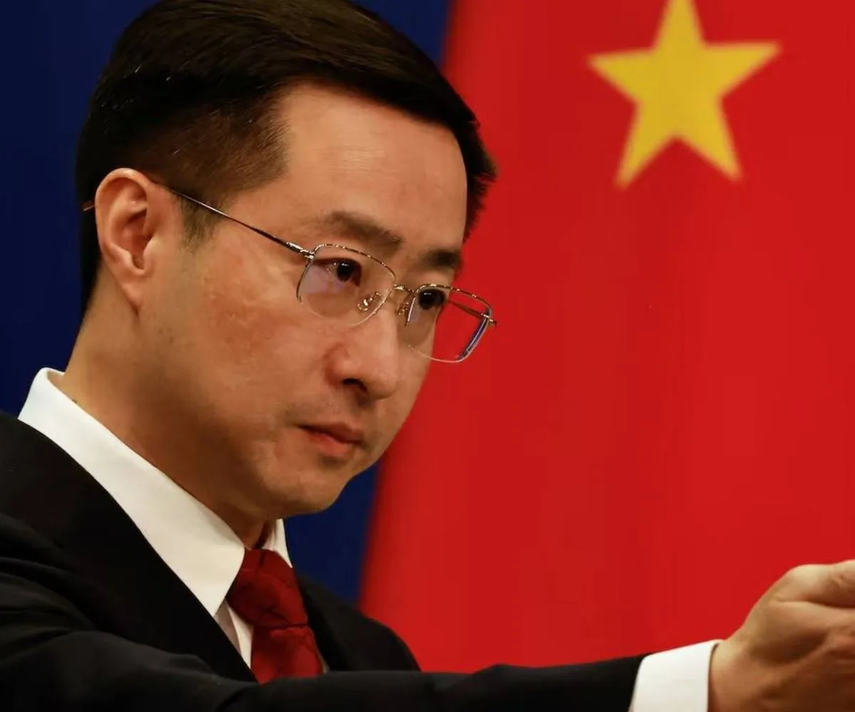 El portavoz y vocero del Ministerio de Relaciones Exteriores de China, Lin Jian, en una conferencia de prensa