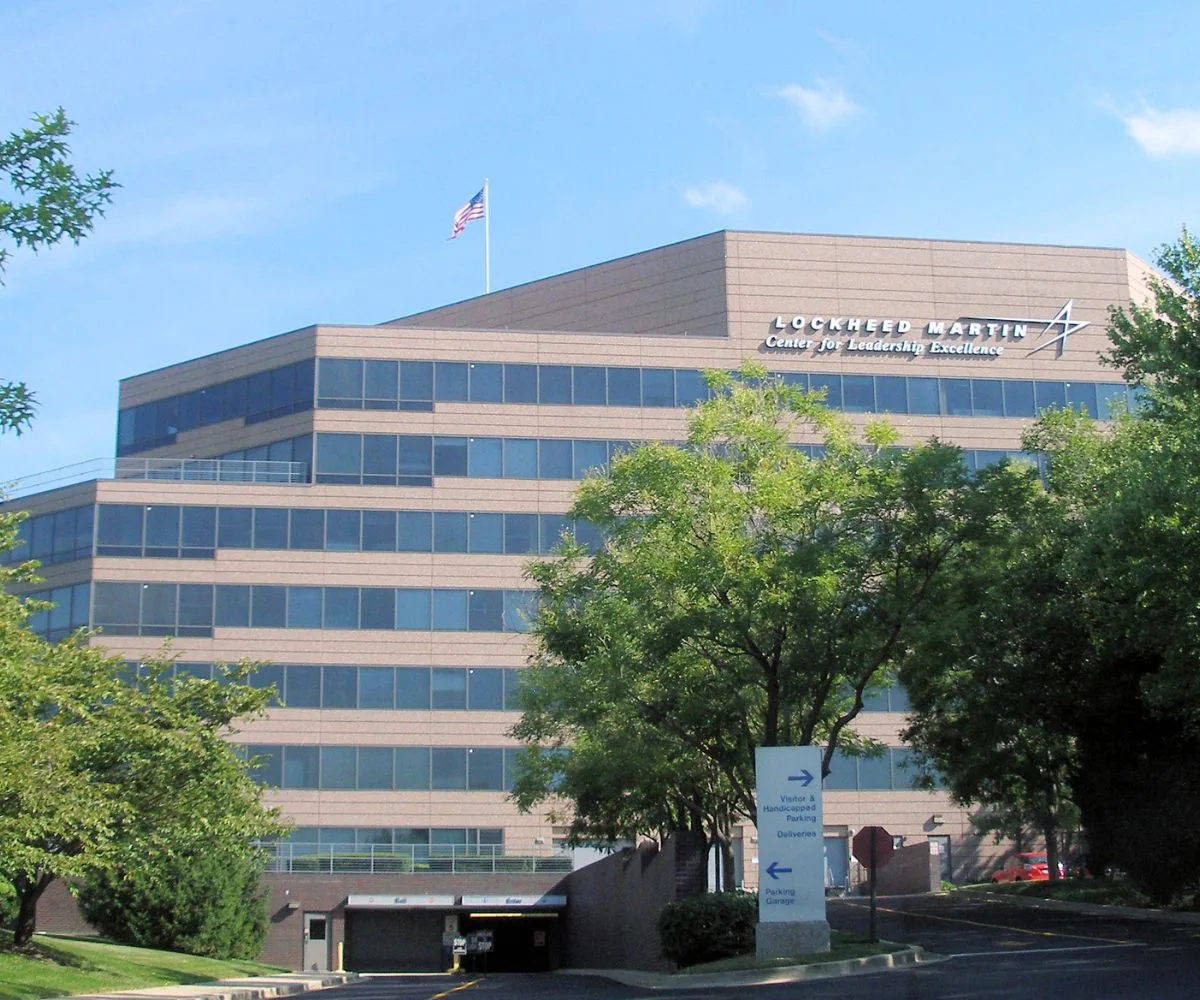 Entrada principal al Centro Lockheed Martin para la Excelencia en el Liderazgo (CLE) en Bethesda, en Maryland, Estados Unidos