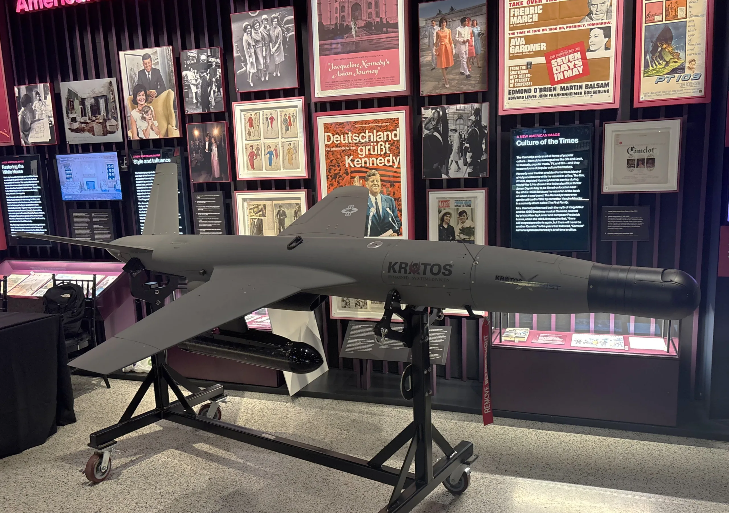 UAV de ataque Mighty Hornet IV en un evento de TECRO en Washington D.C. El dron fue desarrollado en colaboración con Kratos Defense y el National Chung-Shan Institute of Science and Technology (NCSIST) de Taiwán. Créditos: Kratos Defense.