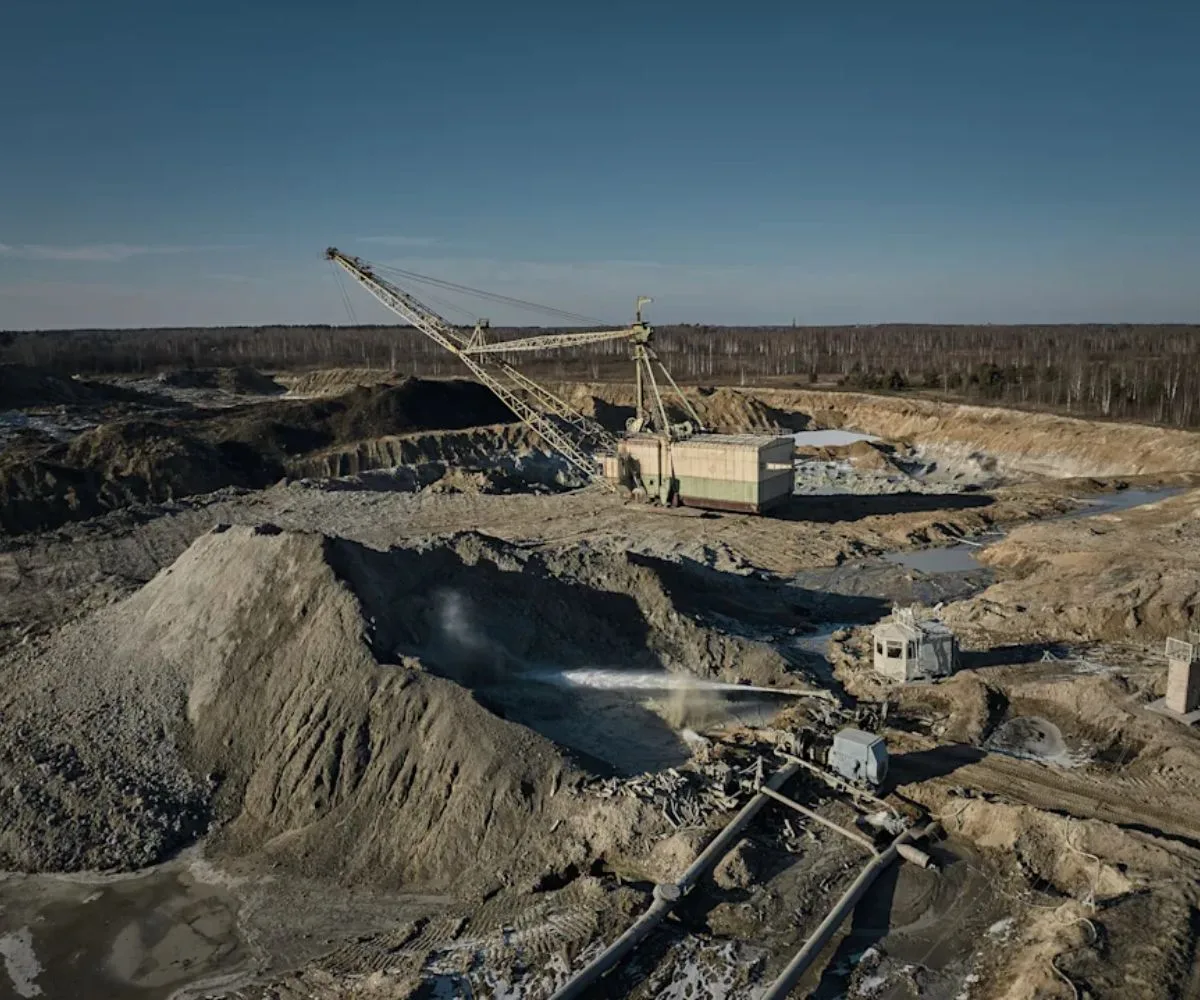 Extracción de tierras raras en suelo ucraniano, 25 de febrero de 2025, en la región de Zhytomyr, Ucrania. Imagen ilustrativa.