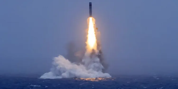 Lanzamiento de prueba de un misil estratégico de la Armada del Ejército Popular de Liberación de China, desde un submarino