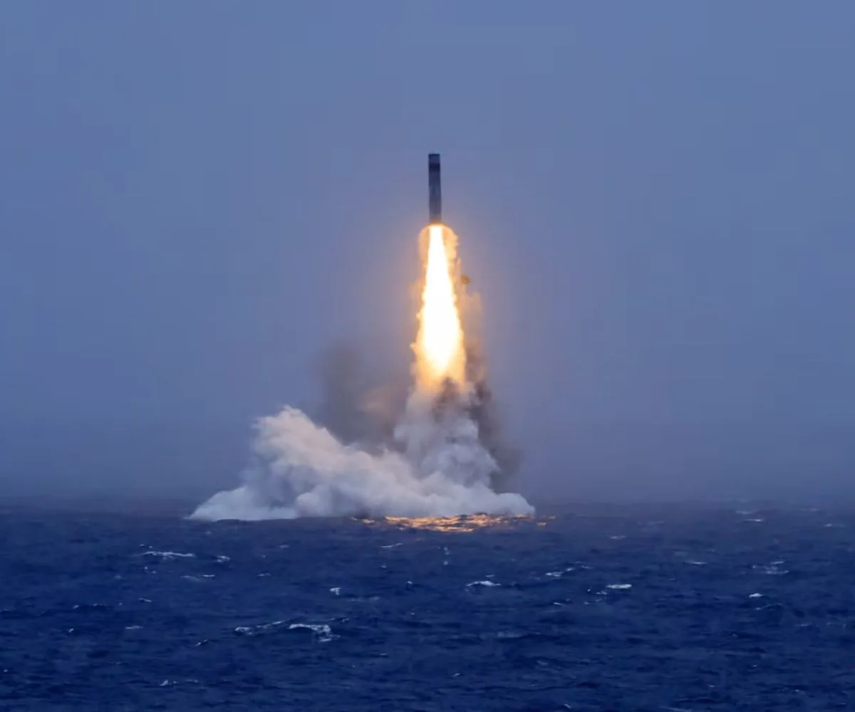 Lanzamiento de prueba de un misil estratégico de la Armada del Ejército Popular de Liberación de China, desde un submarino