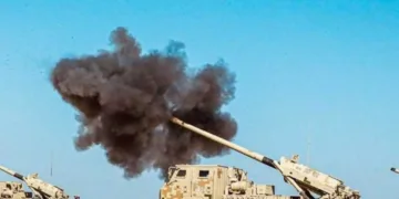 Sistemas de artillería autopropulsada SH-15, de origen chino, desplegado por Pakistán