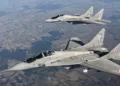 Los aviones de combate Mikoyan MIG-29 de la Fuerza Aérea Polaca participan en un ejercicio de defensa de la OTAN en la base aérea de Lask el 12 de octubre de 2022 en Lask, Polonia. Créditos: Getty Images.