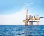 Plataforma de perforación offshore en aguas del Atlántico Sur, utilizada para actividades de exploración y producción de hidrocarburos. Imagen ilustrativa.
