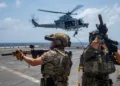 Guardacostas de EE. UU., con el Equipo de Respuesta de Seguridad Marítima del Este, entrenan durante un ensayo de Perfil Completo de Misión de Interdicción Marítima a bordo del USS San Antonio (LPD 17) en el Mar Caribe, el 18 de julio de 2026. Crédito: SOUTHCOM