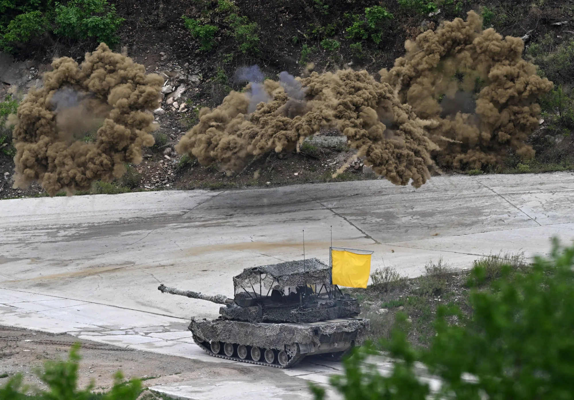 Tanque K2 del ejército surcoreano durante un ejercicio militar en Pocheon, a 30 kilómetros de la frontera con Corea del Norte, el 21 de mayo de 2026. Créditos: Getty Images.