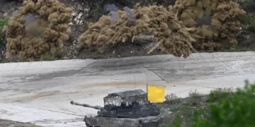 Tanque K2 del ejército surcoreano durante un ejercicio militar en Pocheon, a 30 kilómetros de la frontera con Corea del Norte, el 21 de mayo de 2026. Créditos: Getty Images.
