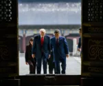 Donald Trump y Xi Jinping visitan el Templo del Cielo en Pekín, en la visita oficial del Presidente de Estados Unidos a China, el 14 de mayo de 2026