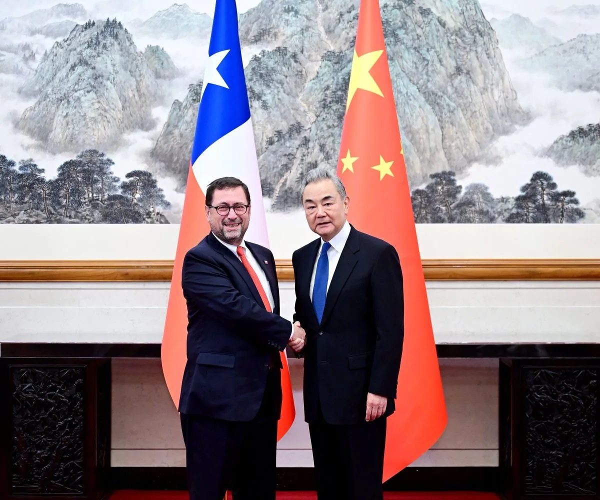El ministro de Relaciones Exteriores chino, Wang Yi, se reunió con el ministro de Relaciones Exteriores de Chile, Francisco Pérez Mackenna, en China