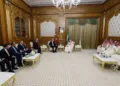 El presidente turco Tayyip Erdogan se reúne con el príncipe heredero saudí Mohammed bin Salman, antes de la esperada firma de un acuerdo de defensa entre Arabia Saudí, Pakistán y Turquía, en La Meca, Arabia Saudí, el 7 de agosto de 2026. Murat Cetinmuhurdar/Oficina de Prensa Presidencial Turca/Distribución vía REUTERS.